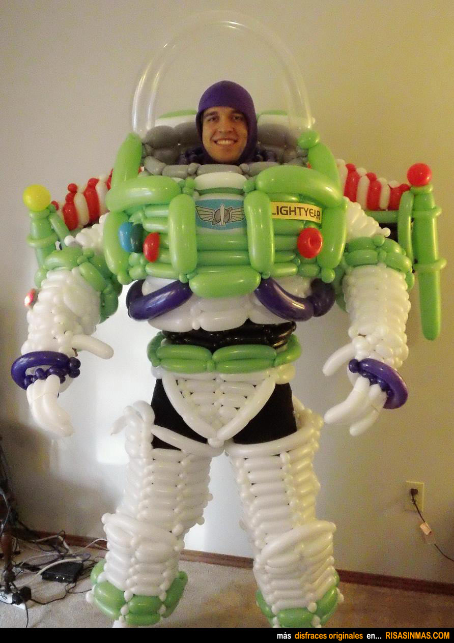 disfraces-originales-Buzz-Lightyear-hecho-con-globos.jpg