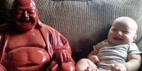 Parecidos razonables: Buda y bebé