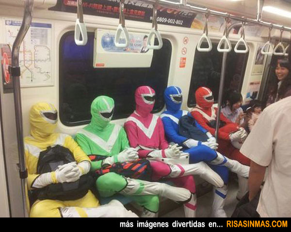 Los Power Rangers en el metro