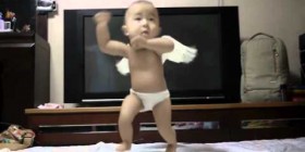 Bebé bailando Gangnam Style