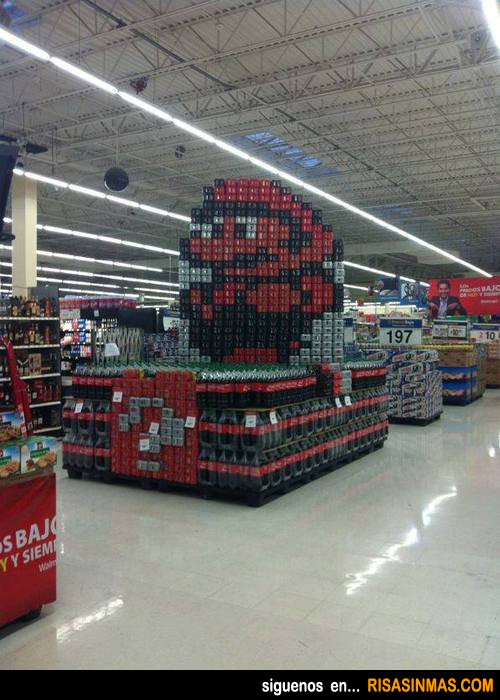 Mario Bros hecho con latas de refrescos