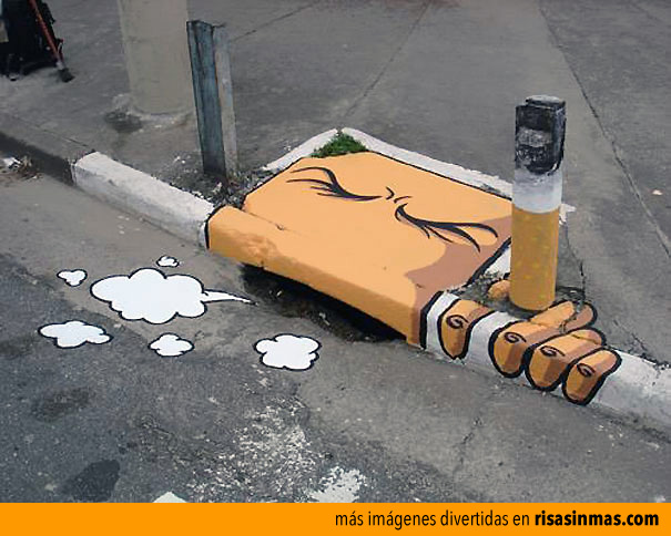 Arte callejero: alcantarilla fumadora