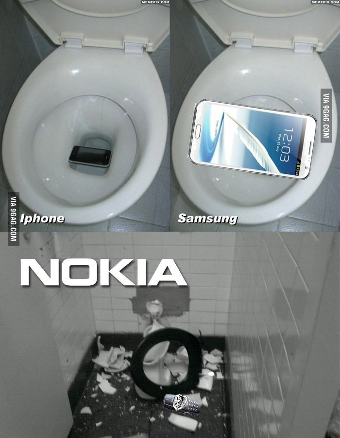 ¿Qué pasa cuando se te cae el móvil al WC?