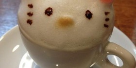 ¡Hello Kitty en mi café!