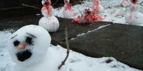 Muñecos de nieve zombie