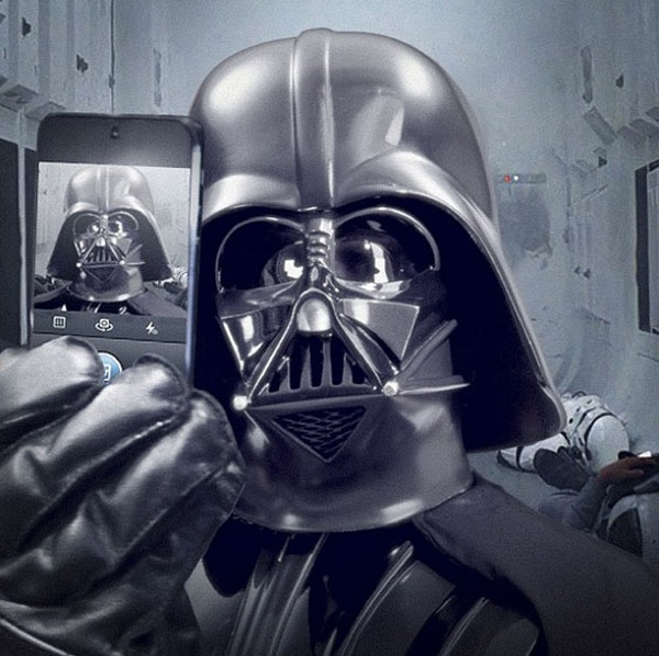 Autofoto de Darth Vader para su Facebook