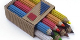 Lápices de colores hechos con cartón