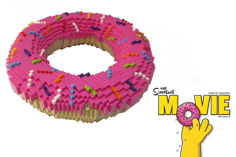 El donut de Los Simpsons hecho con LEGO