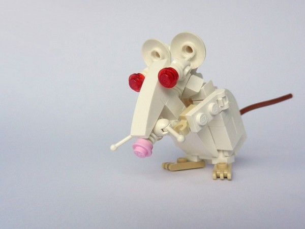 Ratón hecho con LEGO